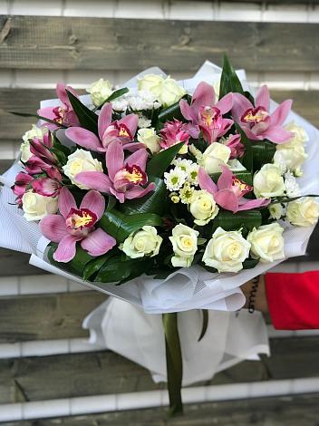 Букет цветов из: Розы и Хризантемы в Светлом Ставропольского края
